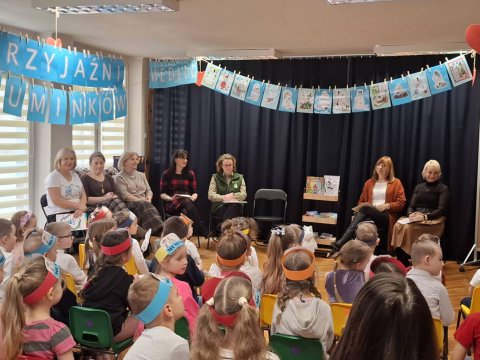 Tam, gdzie przyjaźń pachnie lasem i dobrą herbatą